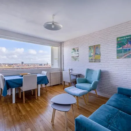 Bel Avec Place De Parking Et Balcon